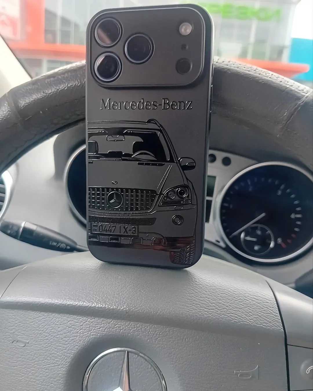 Готовый чехол с дизайном авто: Mercedes ML